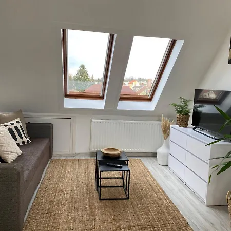 Lägenhet Neva Apartman Eger