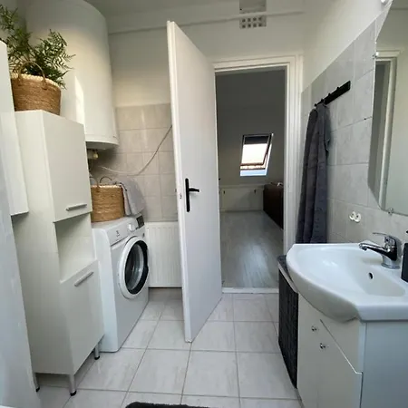 Neva Apartman *