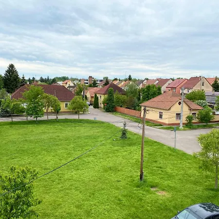 Neva Apartman Lägenhet Eger